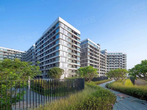 深圳宝安福永会展湾南岸(商住楼)20号线国展南站!