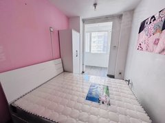 青岛黄岛香江路急租,0中介,随时看房,地铁口旁,香江路附近,干净,交通便利出租房源真实图片