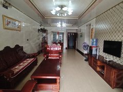 北流北流城区城区阳光华府 117平方 精装4房 电梯中层 1400包物业出租房源真实图片