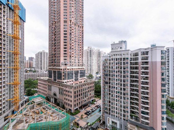 深圳罗湖翠竹合正荣悦府小区新 花园小区 车位充足 精装两房拎包入住