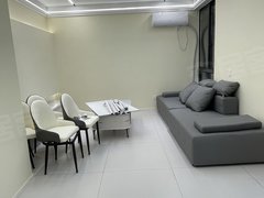 平湖平湖市区市区出租服装城附近,融创海越府 2室1厅1卫 75平 电梯房出租房源真实图片