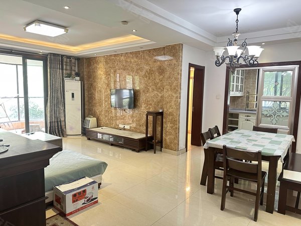 越湖名邸大三房朝南,4号线蠡墅地铁口.越湖名邸幼儿园