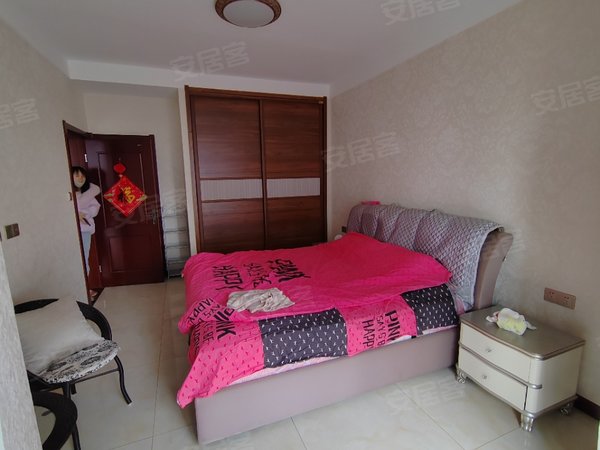 小区精装三居紧邻实验小学华北机电城隍御林家园随时看房齐全,壶关