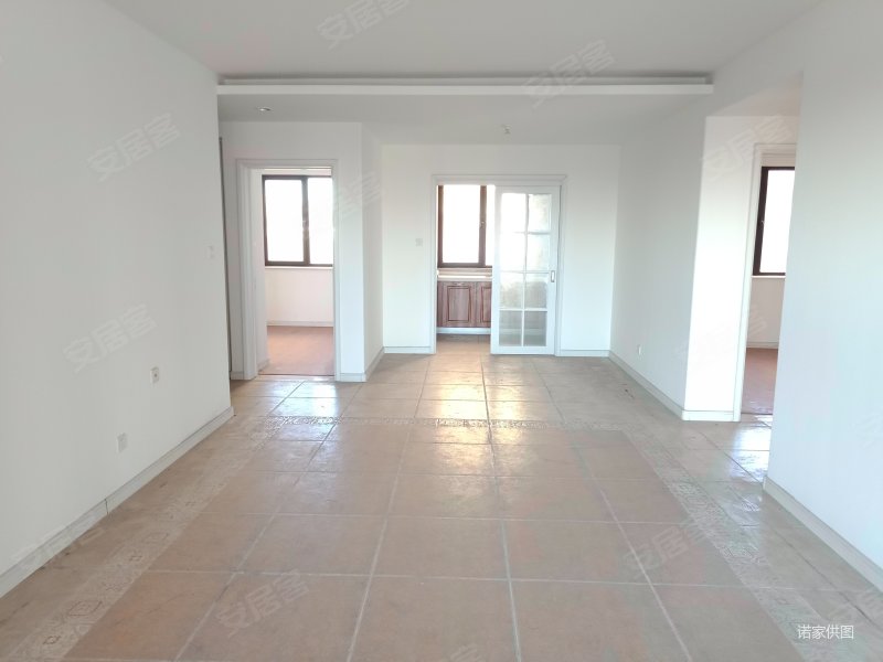 金泰丽舍小区新朝南精装好房有电梯