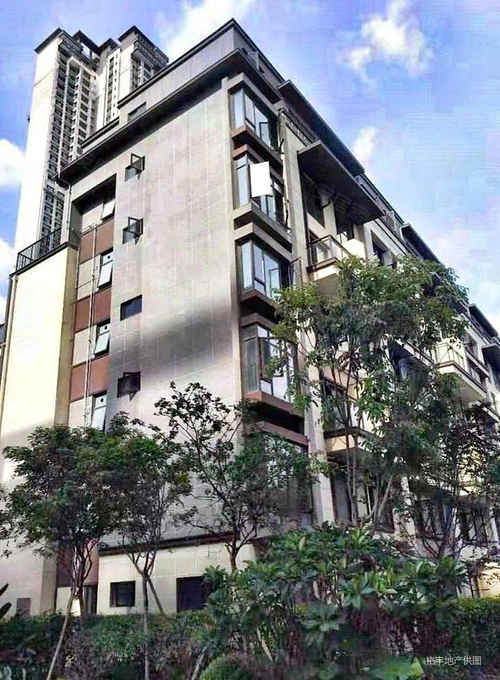 当代万国府moma4室2厅2卫135.64㎡南北473万