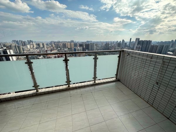 广州海珠江南大道中富基广场市二宫地铁口 新富基广场 电梯大3房2卫