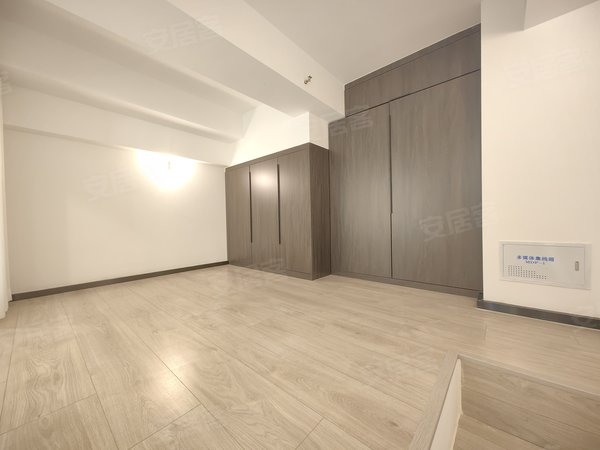 西安高新区高新一中华海大厦高新希尔顿欢朋酒店 高新医院 科技广场