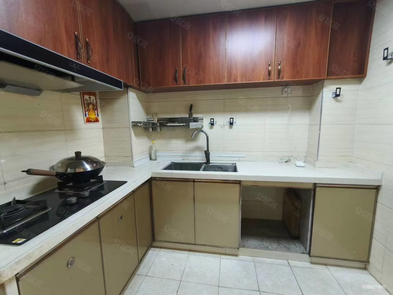 鸿都帝景湾4室2厅2卫152㎡南北76.8万