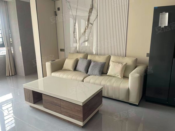 绿创铂悦府二期中间层精装修三房出租