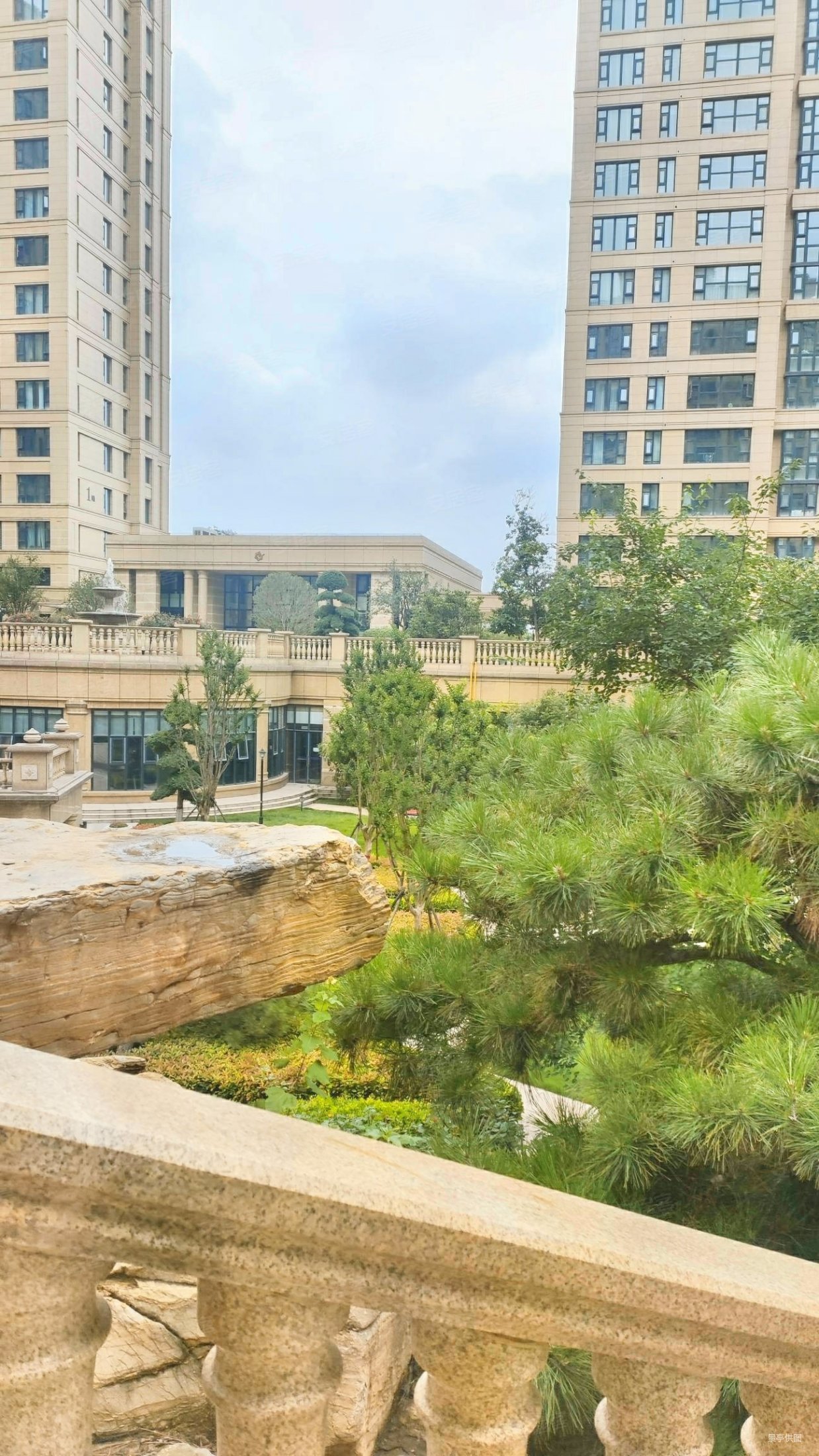 亚星观邸板楼近地铁商品住宅车位充足次新房