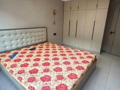 丹东东港千盛新兴小区三楼425平新装修家电齐全有空调1200月出租房源真实图片