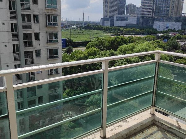 昆山玉山城南四季华城四季华城豪华小区 3室2厅2卫出租房源真实图片