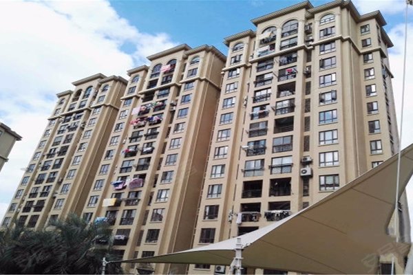 环球翡翠湾花园