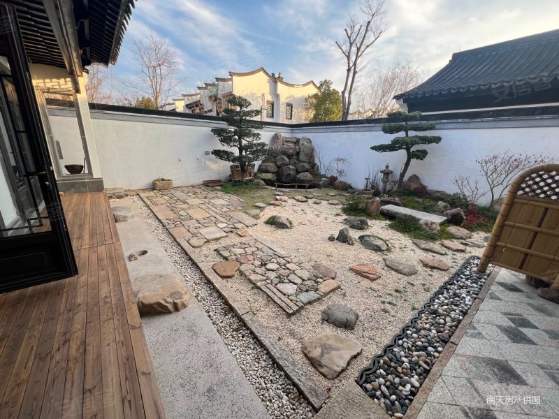 大爱书院小镇别墅