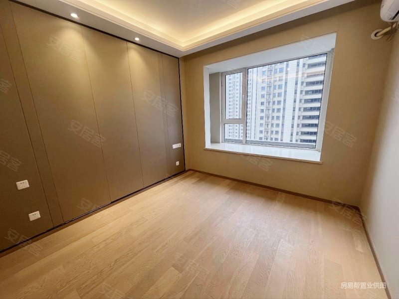 绿地新里城尔雅公馆精装修两室一厅交房状态未入住过