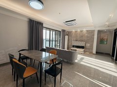 佛山顺德北滘未来城4房2卫南向，保养好，近地铁口，可随时拎包入住出租房源真实图片