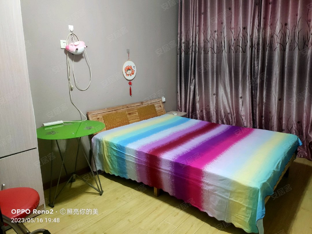 明发商业广场 4室2厅2卫