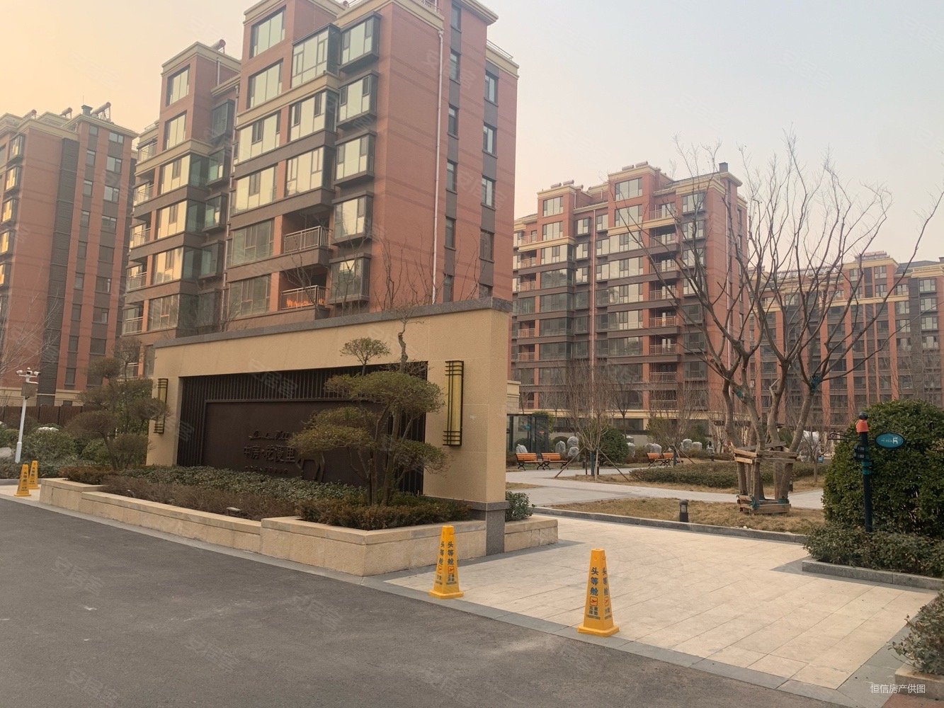 抢8000左右买花漫里洋房带阁楼露台大h四室三卫