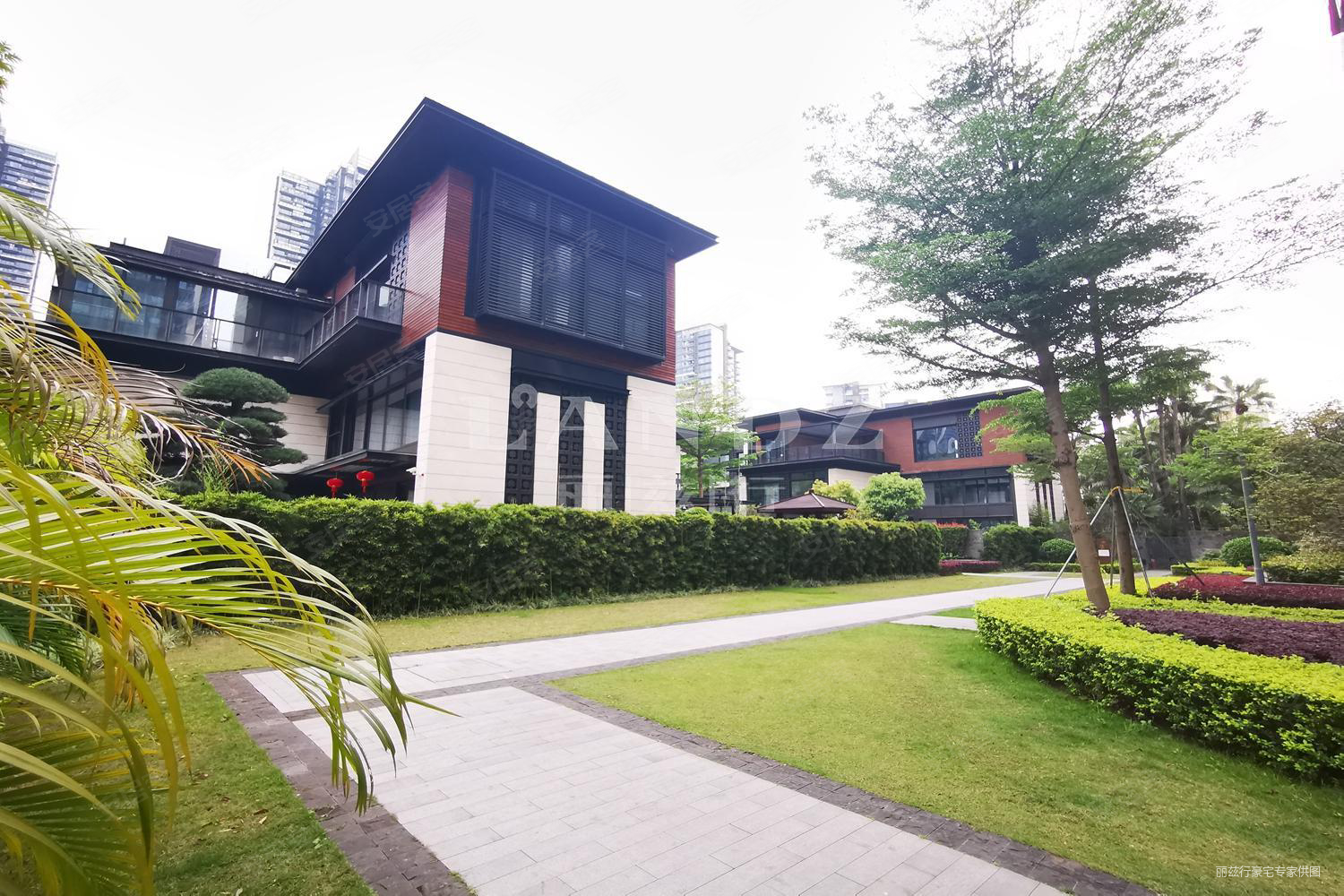 香山美墅5室2厅5卫282㎡南北0万