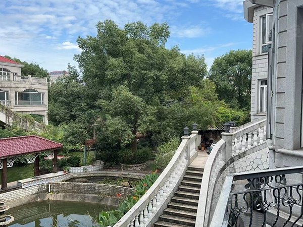 苏州吴江汾湖太阳湖大花园(二期)太阳湖大花园二期精装大独栋别墅可以