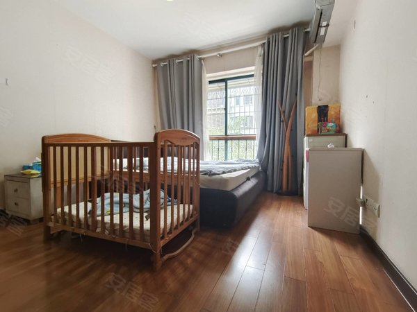 湖里中心小学旁特房华苑三房两厅两卫出租小区环境优美