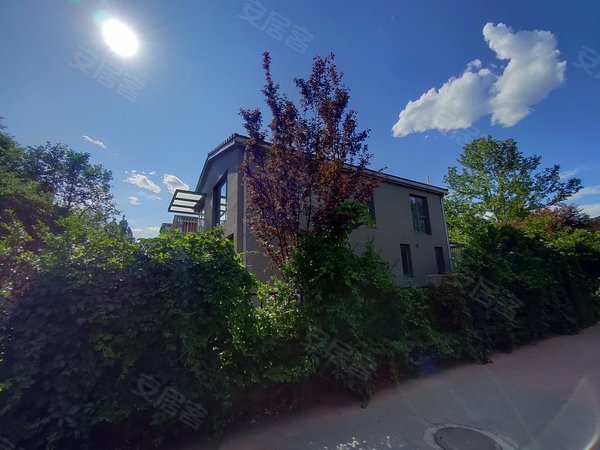 北京怀柔怀柔城区万通龙山逸墅逸墅七期全新房,精装别墅急租,有花园