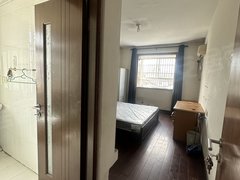 无锡锡山东亭云林苑北区六楼主卧独立卫生间。空调独立电表。随时看房。人少出租房源真实图片