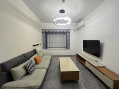 广元利州澳源体育中心雪峰小区环境，电梯精装一室一厅。家具家电齐全。干净整洁，出租房源真实图片