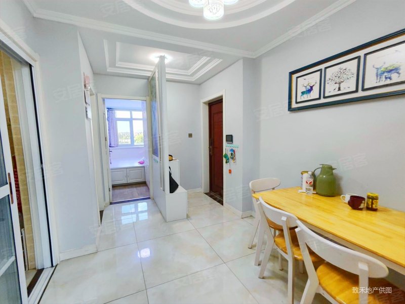 高迪墨香郡 车位充足 楼龄新 商圈成熟 南北通透 刚需小三居