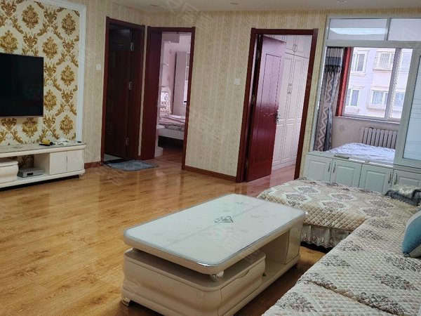 青岛市北水清沟清水湾花园清水湾花园5楼套二厅豪华装修双南2500月