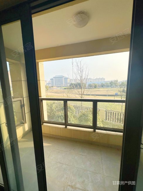 宝龙世家洋房双卫生间临地铁次新小区排有车位