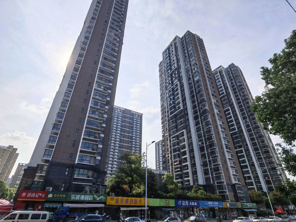 合肥蜀山贵池路大溪地悦溪公馆大溪地精装4室,干净卫生,1912商圈,二号