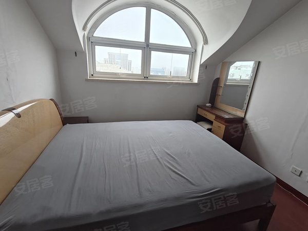 青岛市南香港中路香港花园大公馆香港花园大公馆香港花园广场高雄路