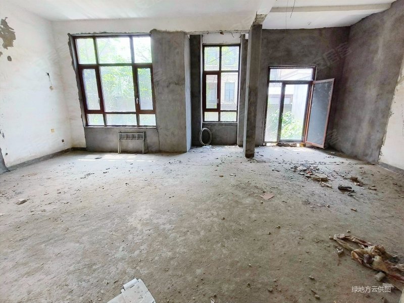 户型方正,花园还可以,绿地兰宫二手房,338万,4室2厅,3卫,259平米-南昌