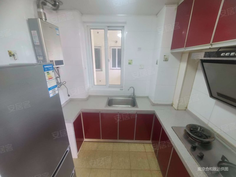 临地铁 满五 带电梯 交通便捷 产权清晰 正南朝向