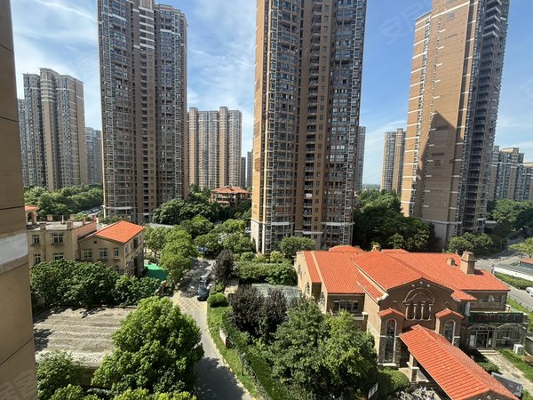 昆山花桥硅湖学院鑫苑国际城市花园(昆山市)鑫苑国际全南小高层,精装