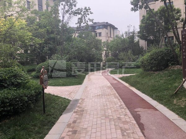 北京大兴亦庄金茂逸墅业主急租 价格能谈 看房方便 南北通透 4室2厅