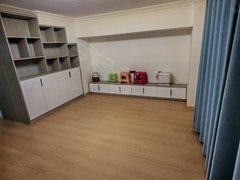 曲靖会泽西直街金鼎财富1楼出租，跃层，两室一厅一厨一卫，拎包入住出租房源真实图片