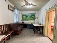 淮南田家庵淮南时代广场商贸东侧，百货大楼旁，四楼，两室一厅，配套齐全，拎包入住出租房源真实图片