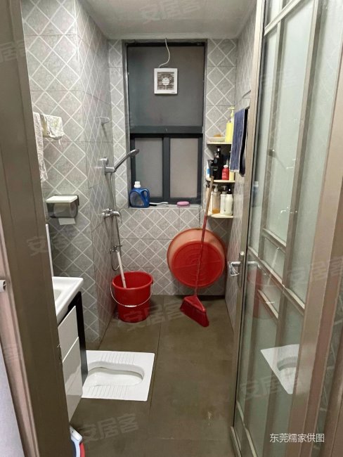 田禾枫丹名苑3室2厅1卫79.55㎡南230万