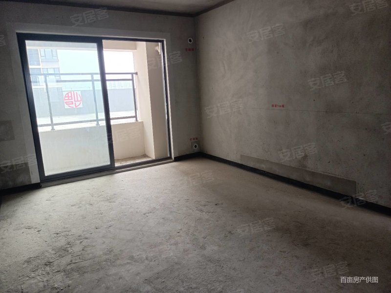 送1000平米露台 万象府三房两卫 花园菜园球场烧烤场都有了