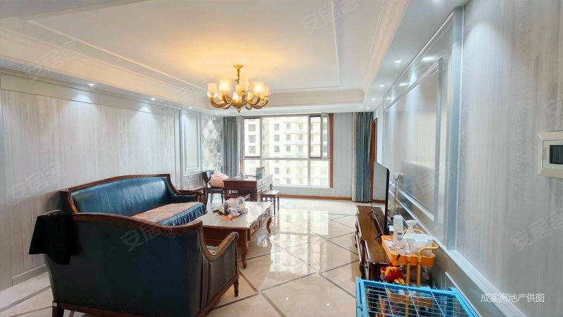 新鲜房源 满五 精装三室婚房 维多利亚海德园