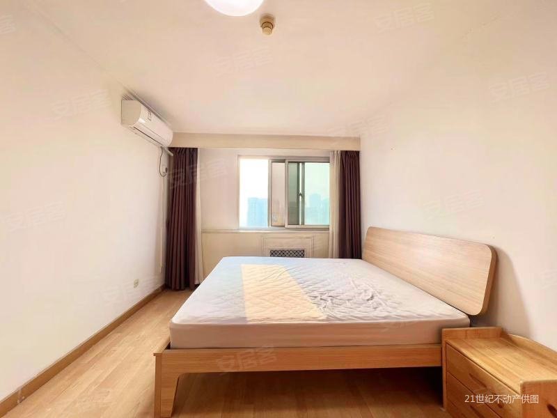 伯宁花园1室1厅8258平米