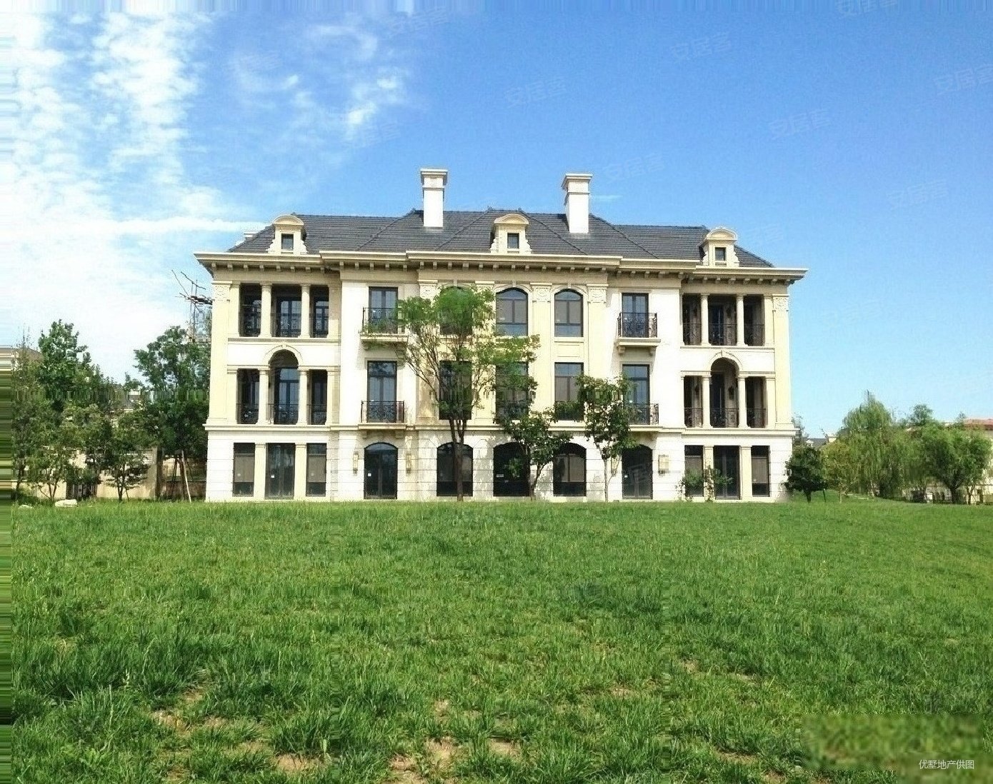 远洋lavie6室3厅5卫1926㎡南北20000万