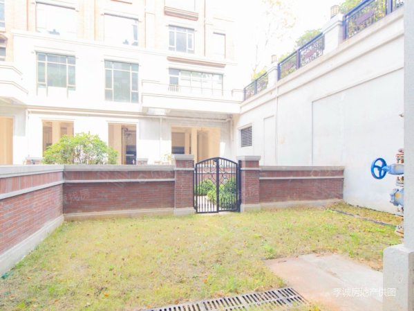招商公园1872郦湖轩  上下双院 3联排边户新式别墅 满二