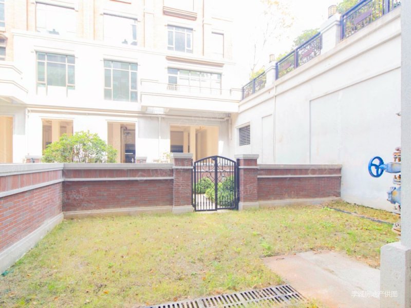 招商公园1872郦湖轩  上下双院 3联排边户新式别墅 满二