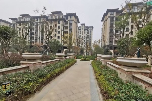 不足,翰林壹号公馆怎么样,翰林壹号公馆周边房产中介经纪人评价-六安