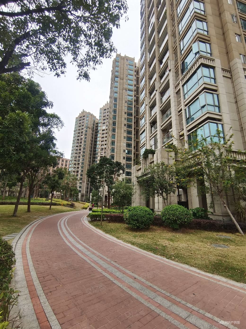 松湖朗悦3室2厅2卫125.12㎡东南280万