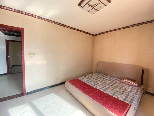 西安灞桥纺织城现代花城现代花城 3室2厅2卫 2000元月 电梯房 130平