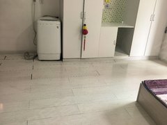 哈尔滨道里中央大街地段街索菲亚教堂，哈一中学校，市医院，拎包入住。出租房源真实图片
